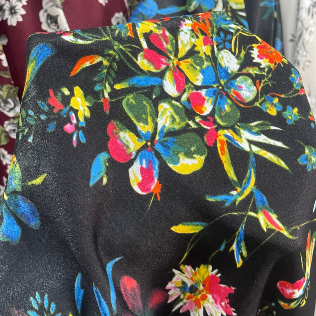 kain silk motif - kain satin maxmara silk motif bunga premium - kain silk luxury - kain satin silk g