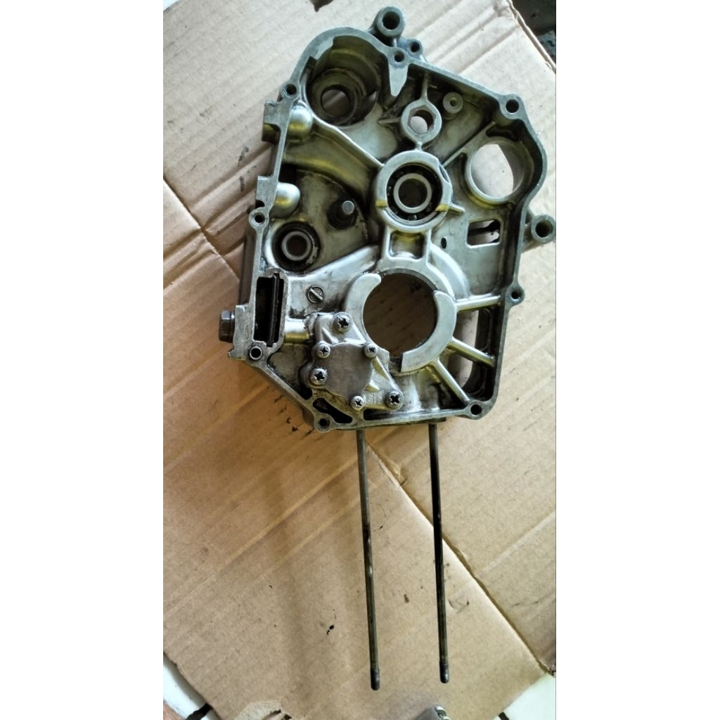 krengkes blok mesin kanan Honda c70 ORI lepasan