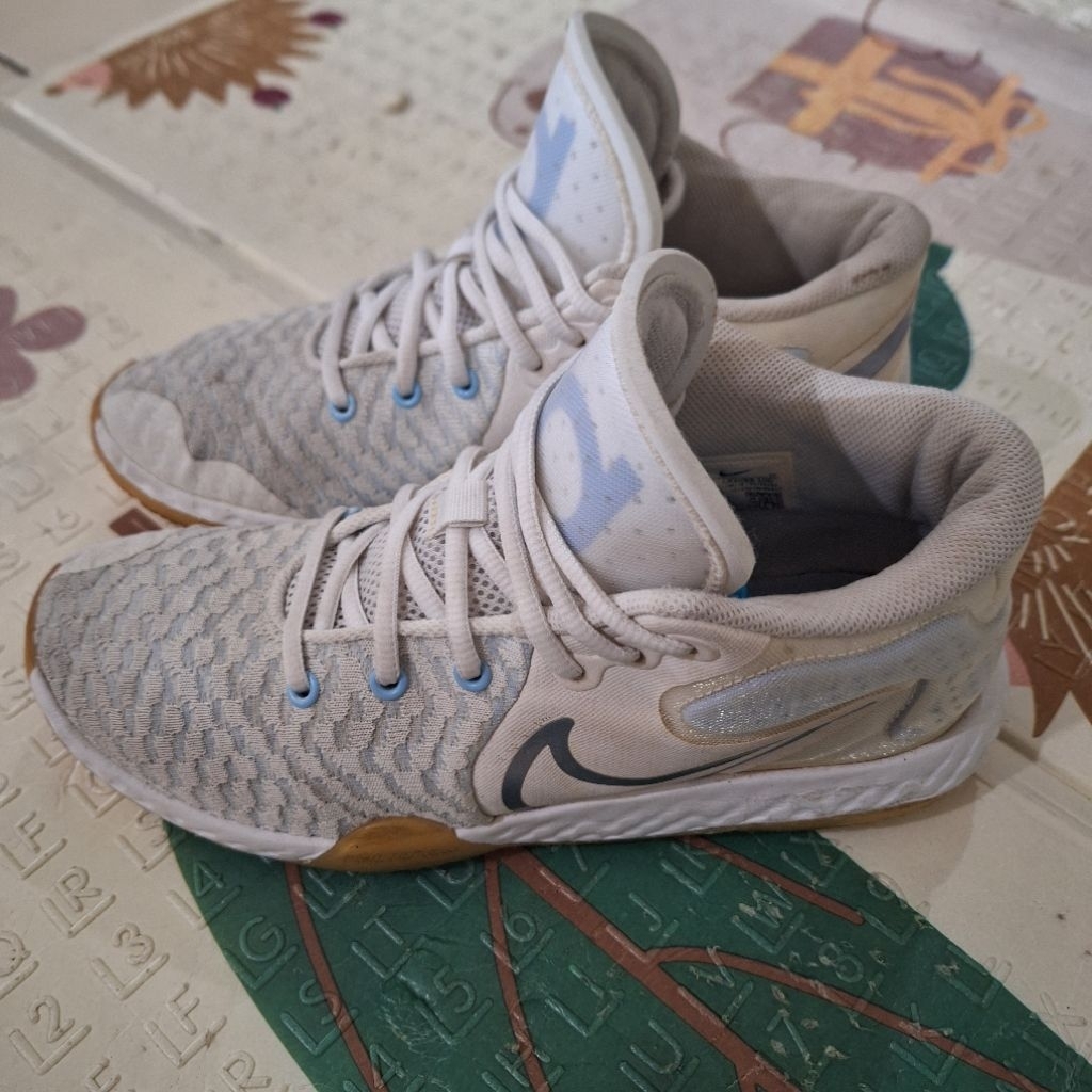 NiKe KD TrEy 5 Size 42,5 / 27 cm