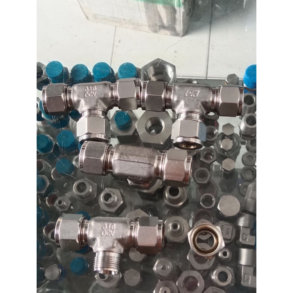 Union Tee Connector 12MM OD SS316 DK-LOK