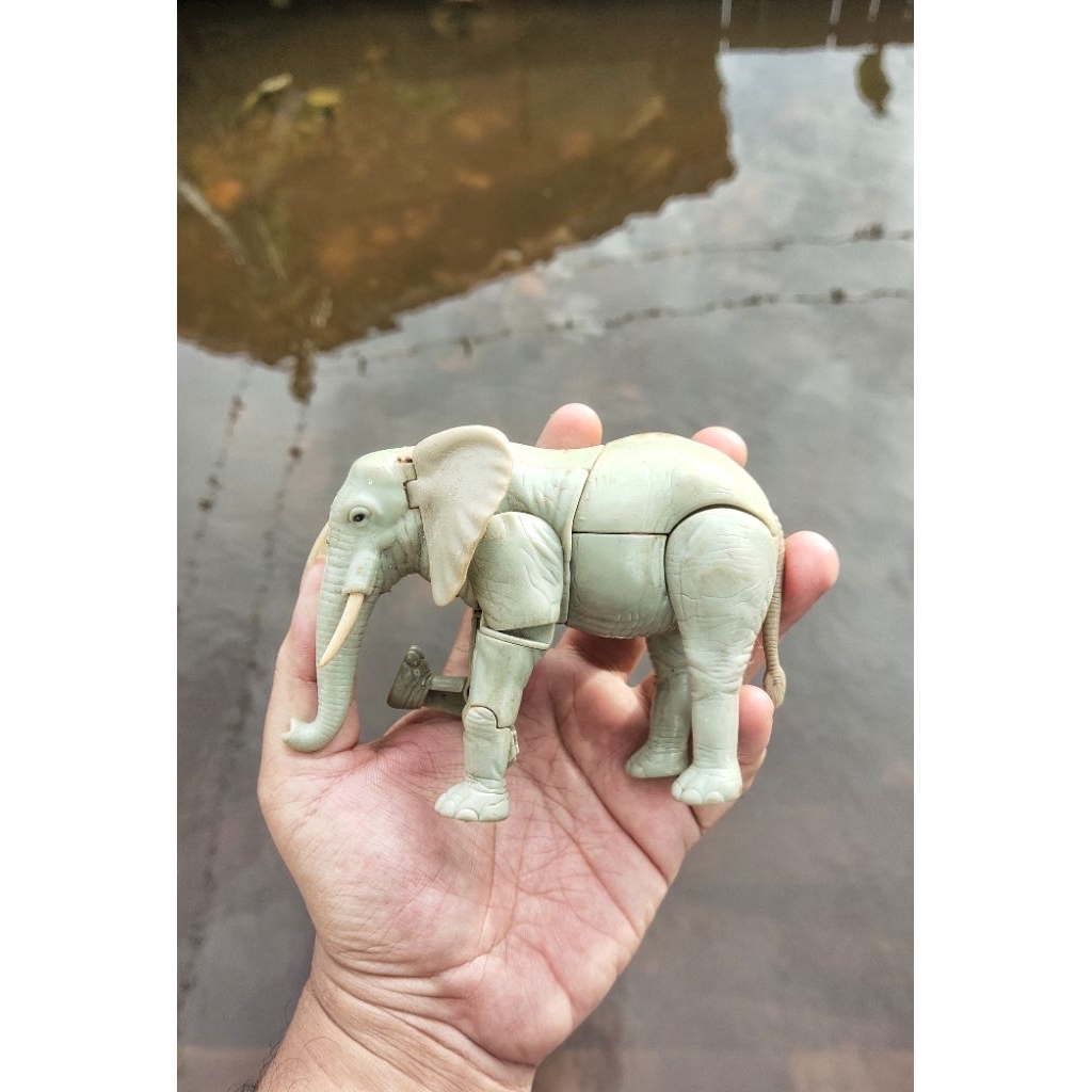 action figure vintage jadul robot gajah bisa tranform  jadi transformers bast wars