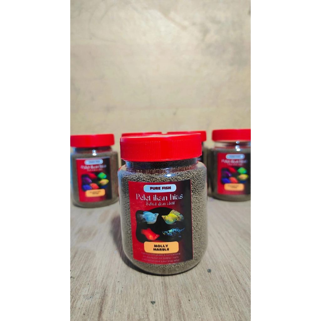 pellet ikan hias kecil varian molly untuk nutrisi seimbang