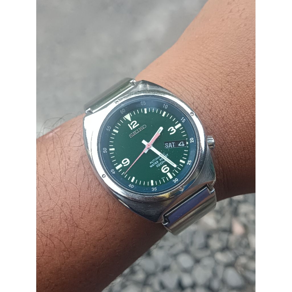 Seiko SKX253 S-Wave Green Dial