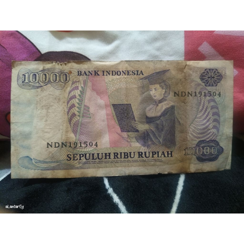 UANG KERTAS KUNO 10 RIBU RA.KARTINI tahun 1985