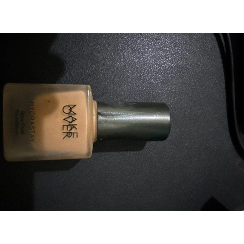 Preloved Makeover Hydrastay Glow Fluid Foundation