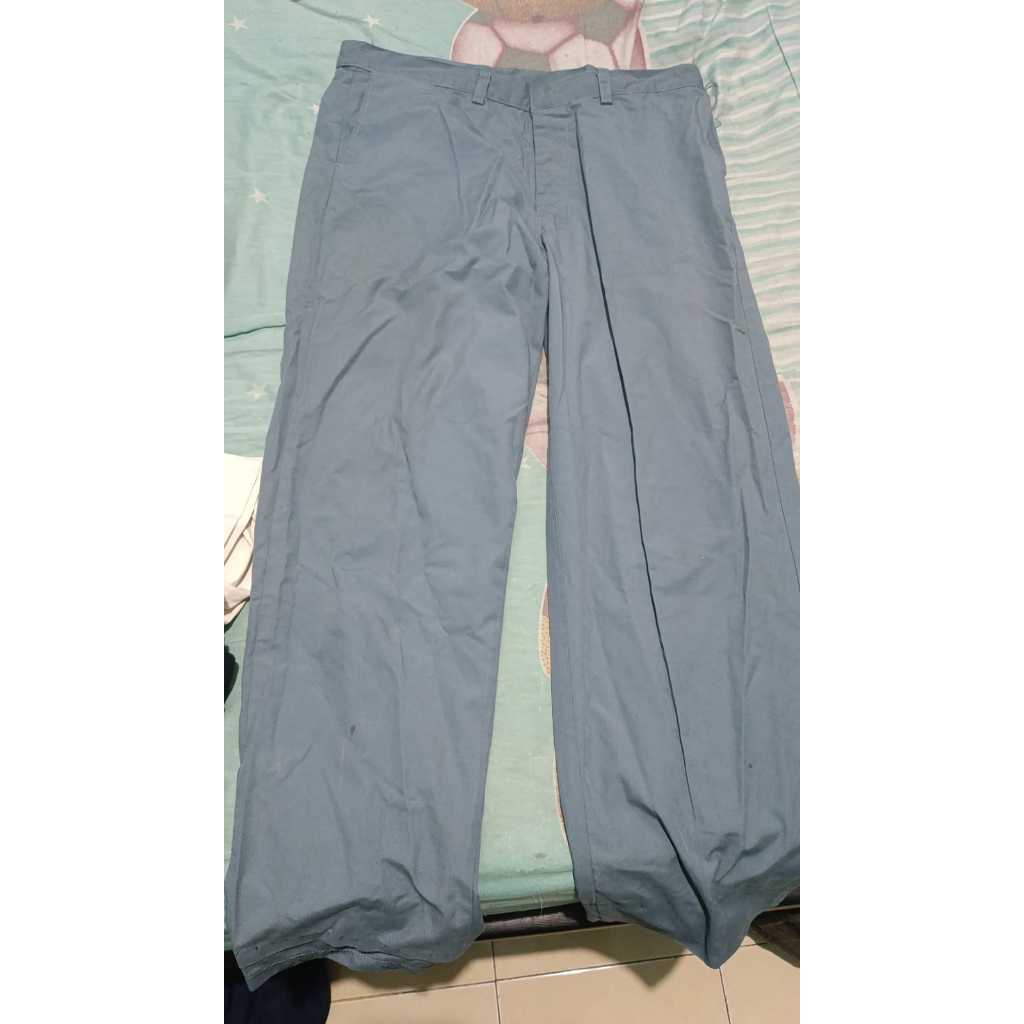 Celana Panjang Sekolah SMA SMK Pria Size 41 Celana Bahan Abu-Abu Formal Preloved Jumbo Seragam Murid