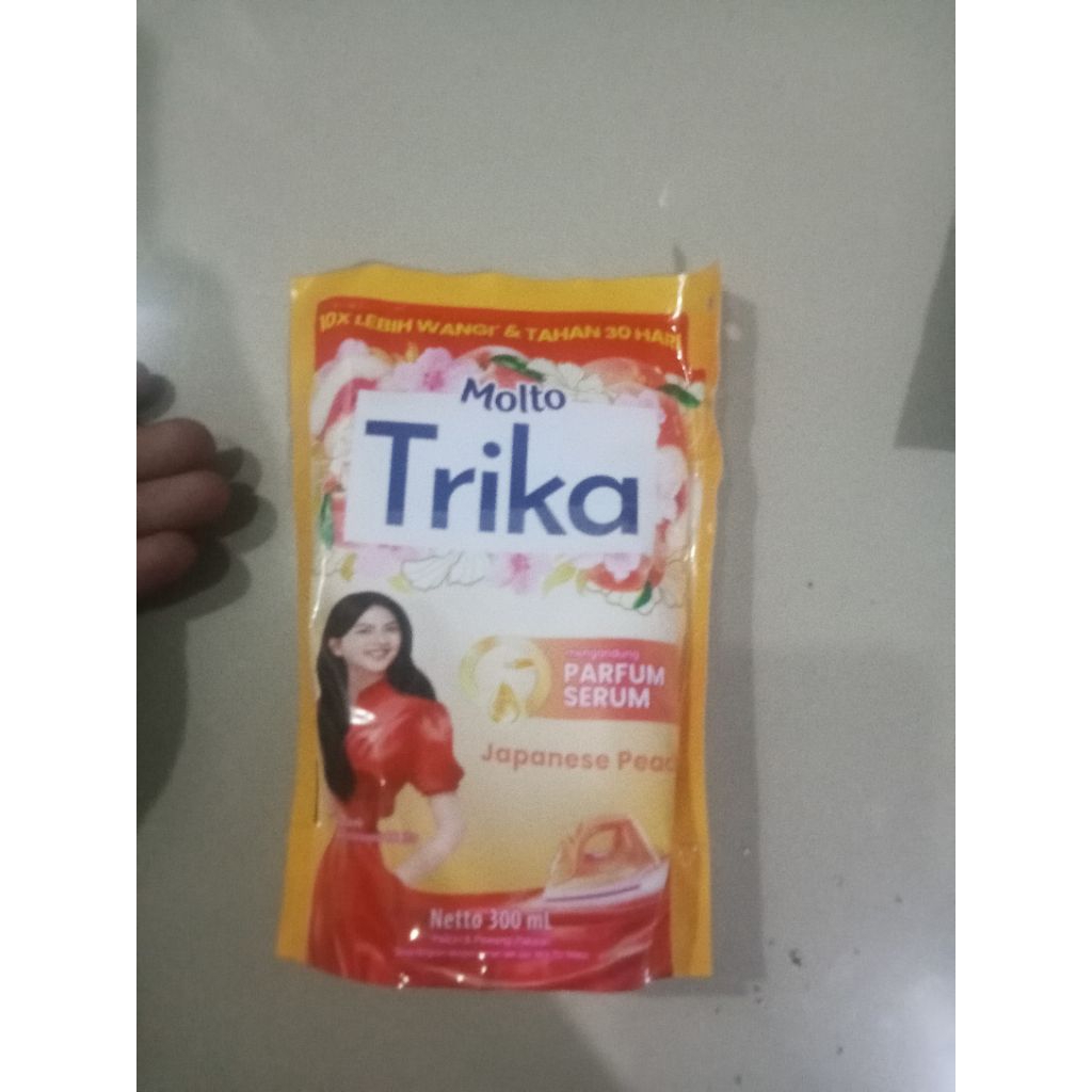 Paket 3 Botol Molto Trika Pelicin & Pewangi Pakaian Japanese Peach 300ml