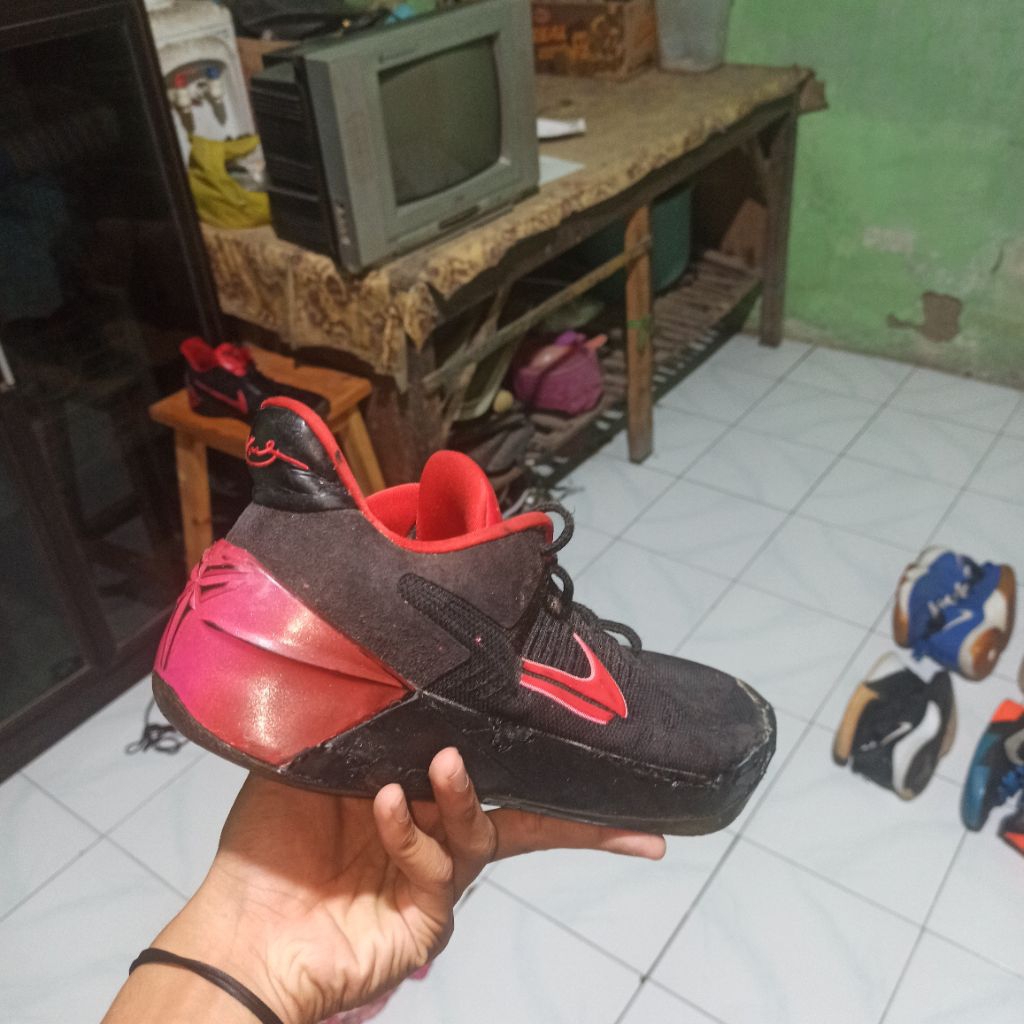 sepatu second basket kobe ad size 45