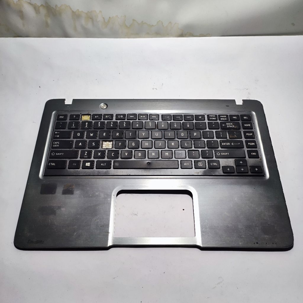 Casing Case Kesing Frame Keyboard Laptop TOSHIBA Satellite U800 U840 U845 U840T