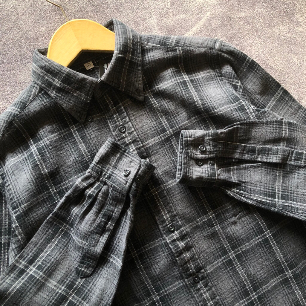 Outer Veterano Flannel UN*QQ*L*O* Scnnd Size L,Flanel veterano abu abu gelap silver hitam ash flanel