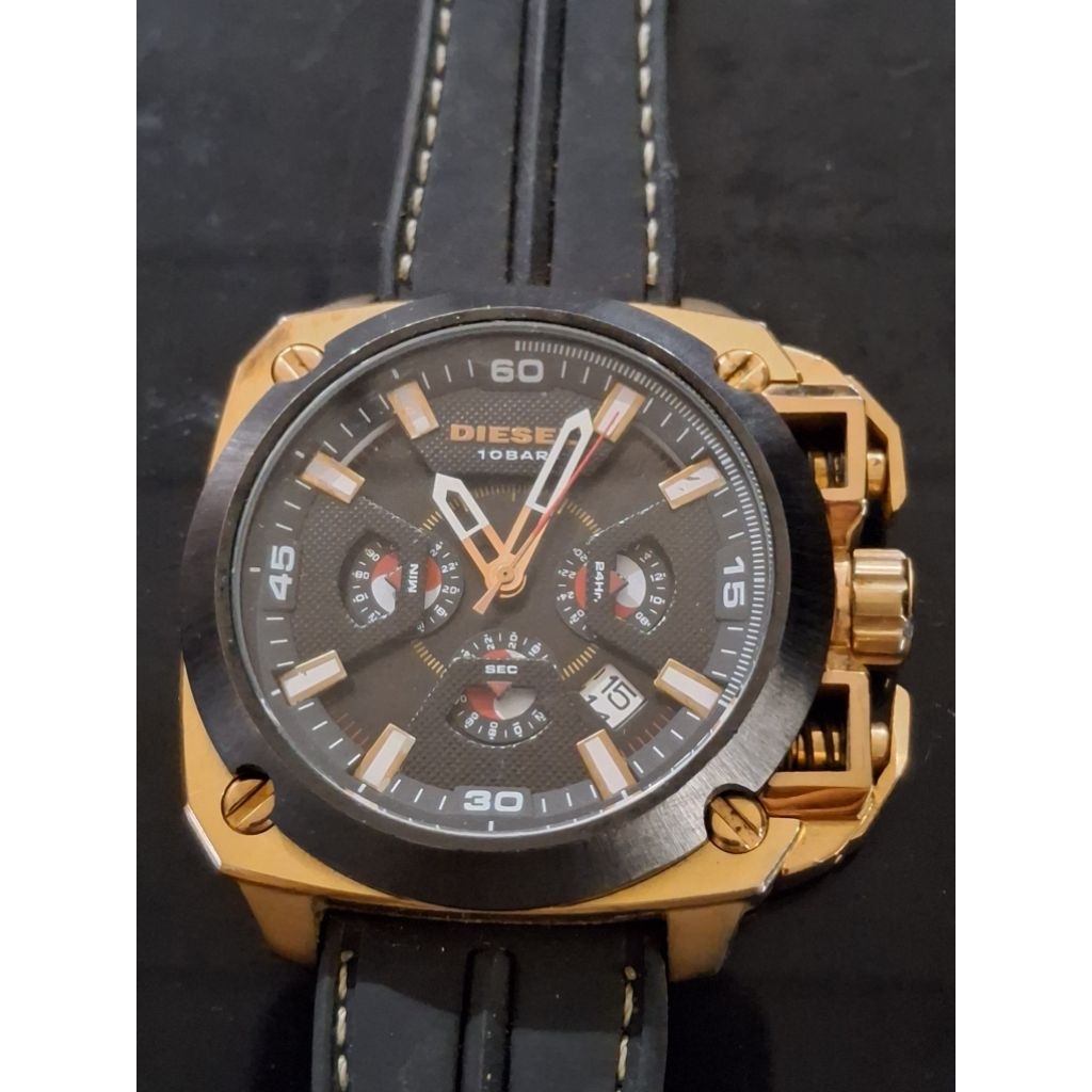 DIESEL Jam Tangan Pria Chrono aktif second 1578