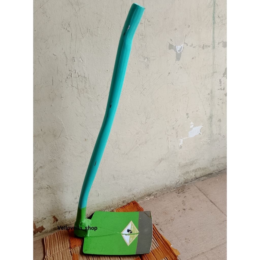 Cangkul pacul gagang besi / cangkul tanah pacul tanah gagang hijau / cangkul gagang pacul gagang