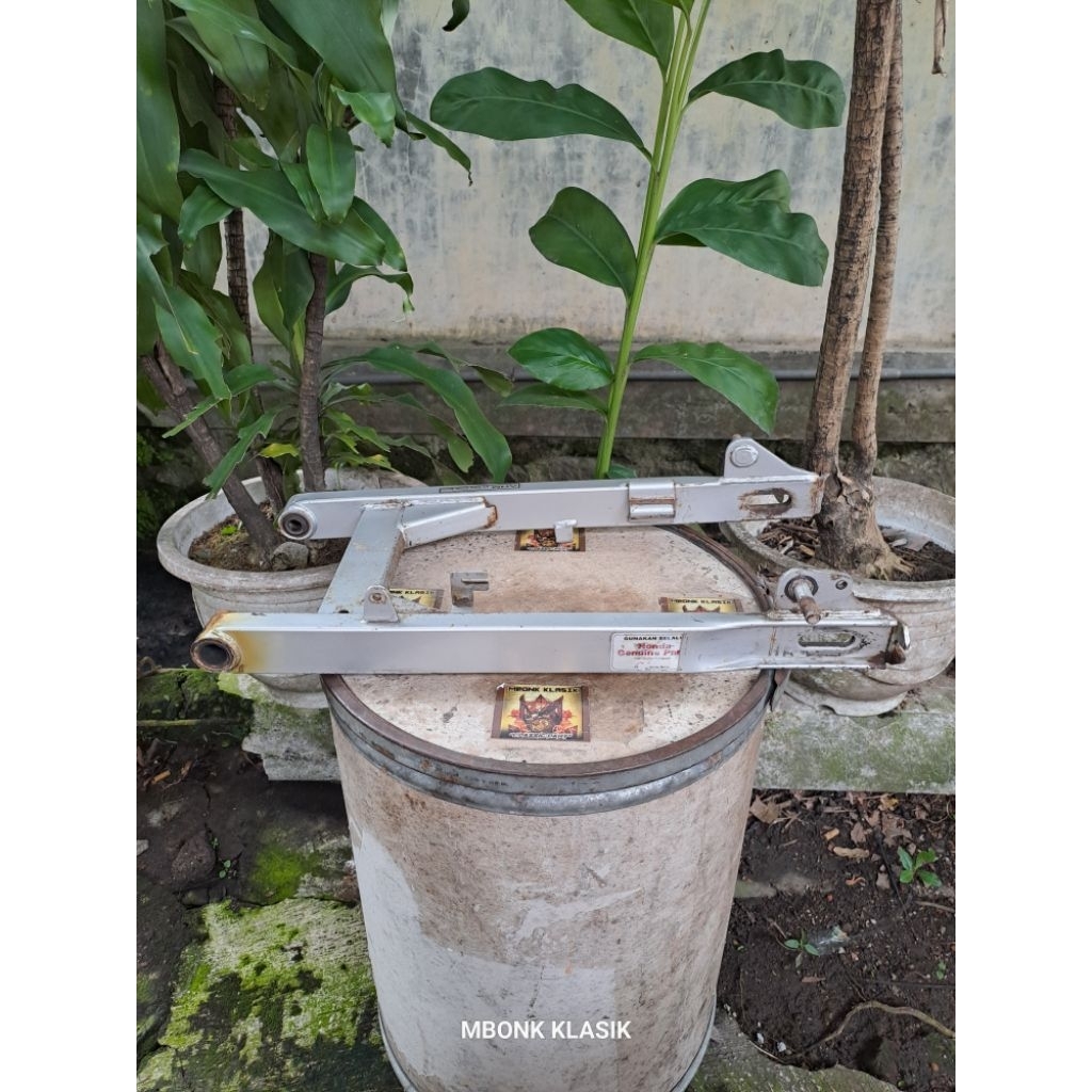 swing arm honda karisma d ORIGINAL swingarm karisma d swing arm karisma d swingarm honda karisma