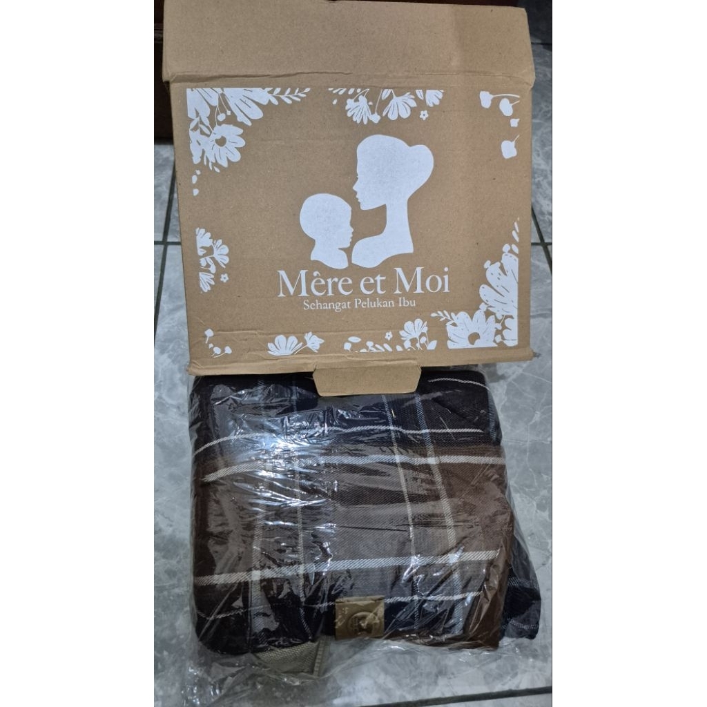 PL Gendongan SSC Mere Et Moi