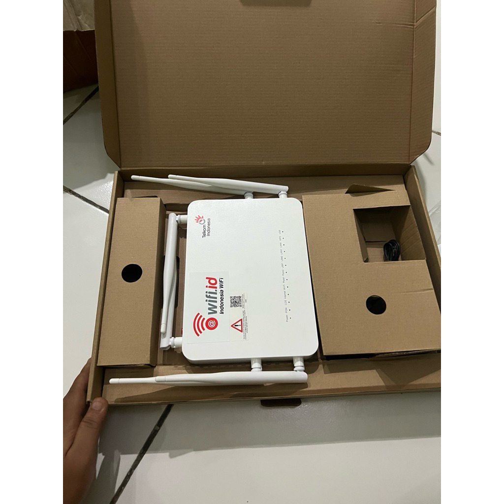 Zte F670 premium + adaptor