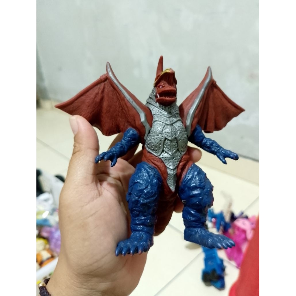 NWT Bandai Ultraman Ultra Monster Series 147 Golber PVC Sofvi 5" Figure second