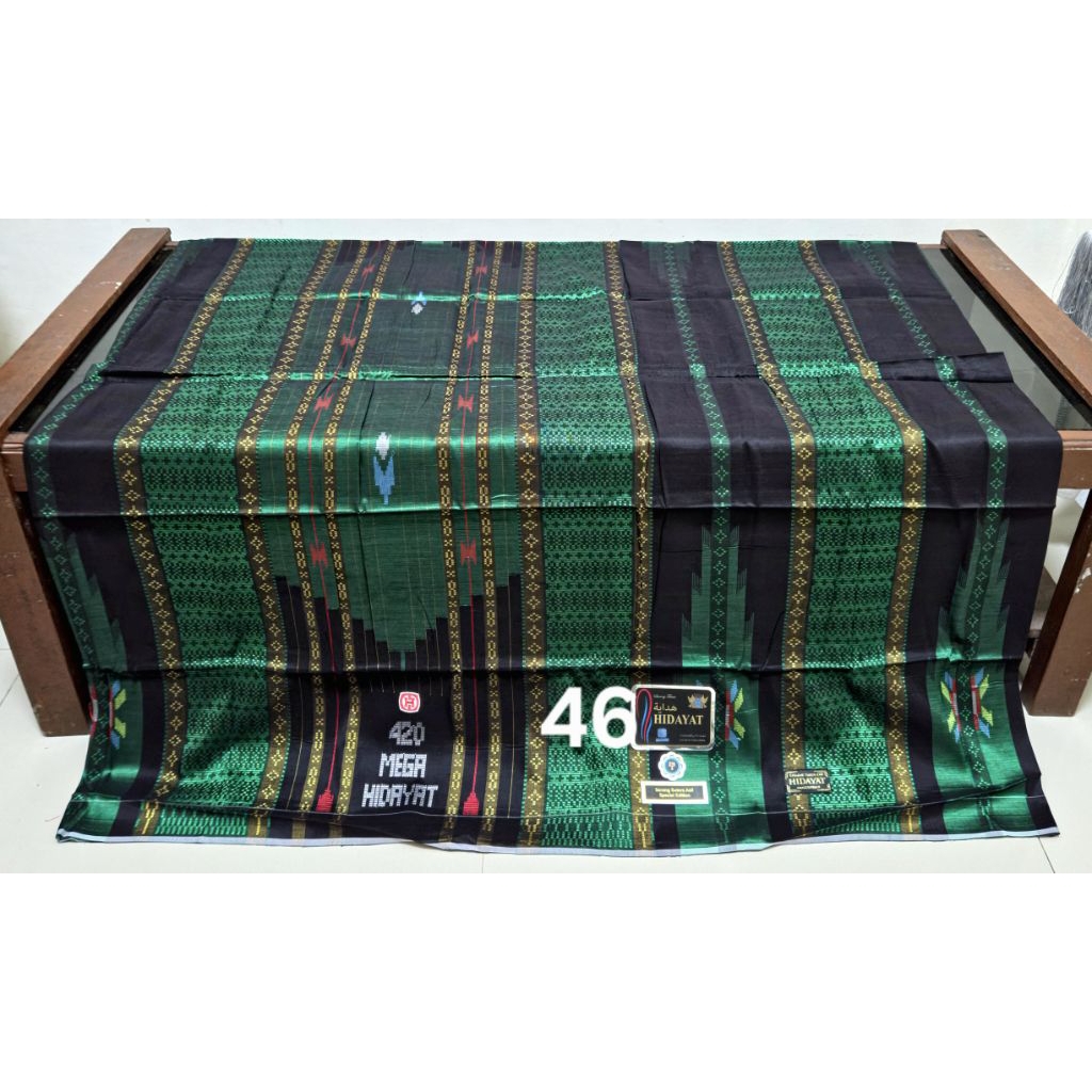 Sarung Tenun Sutra Mega Hidayat 420 Premium Exclusive Full Sutra diatas BHS