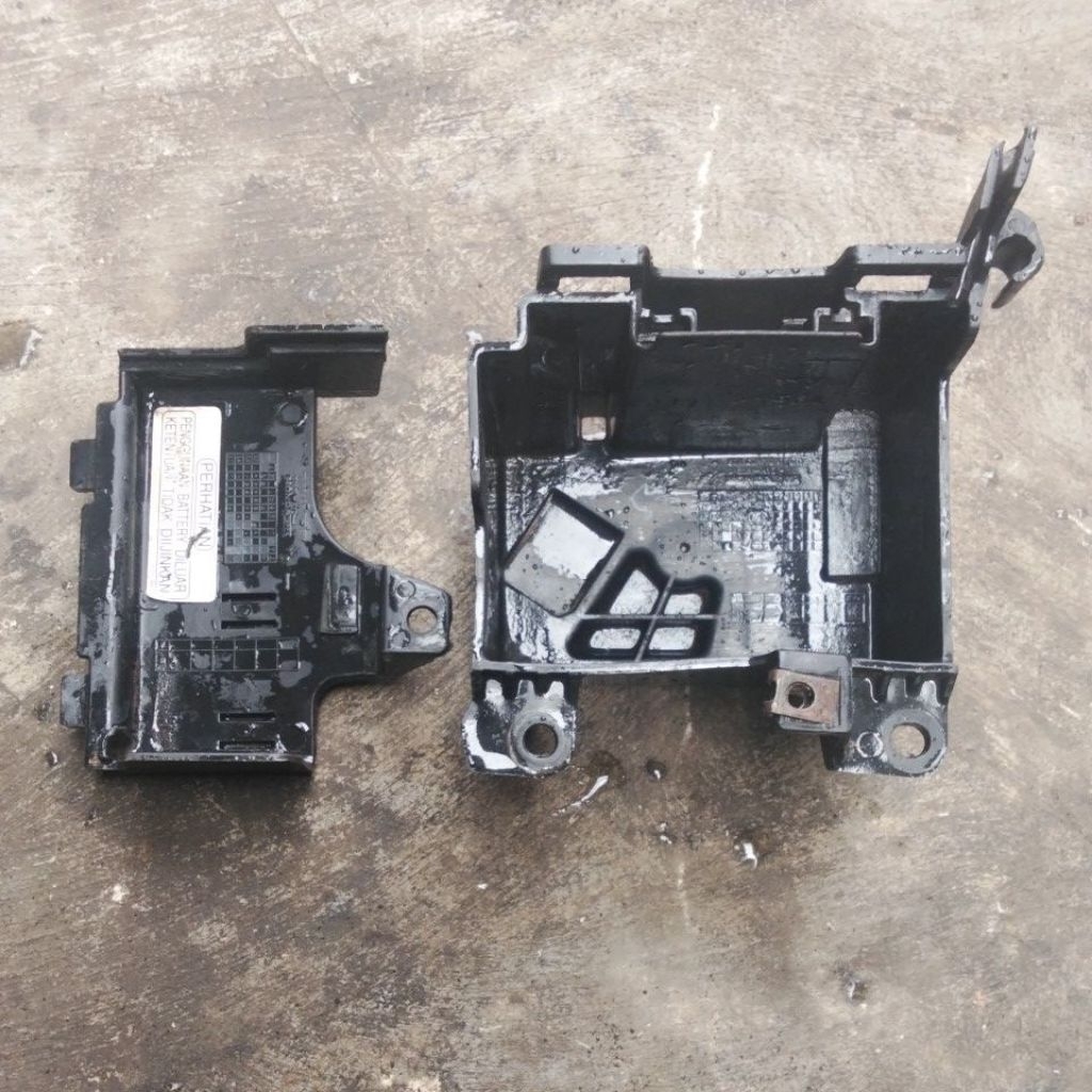 BOX AKI SET TUTUP ORIGINAL HONDA SUPRA X 125 HELM IN