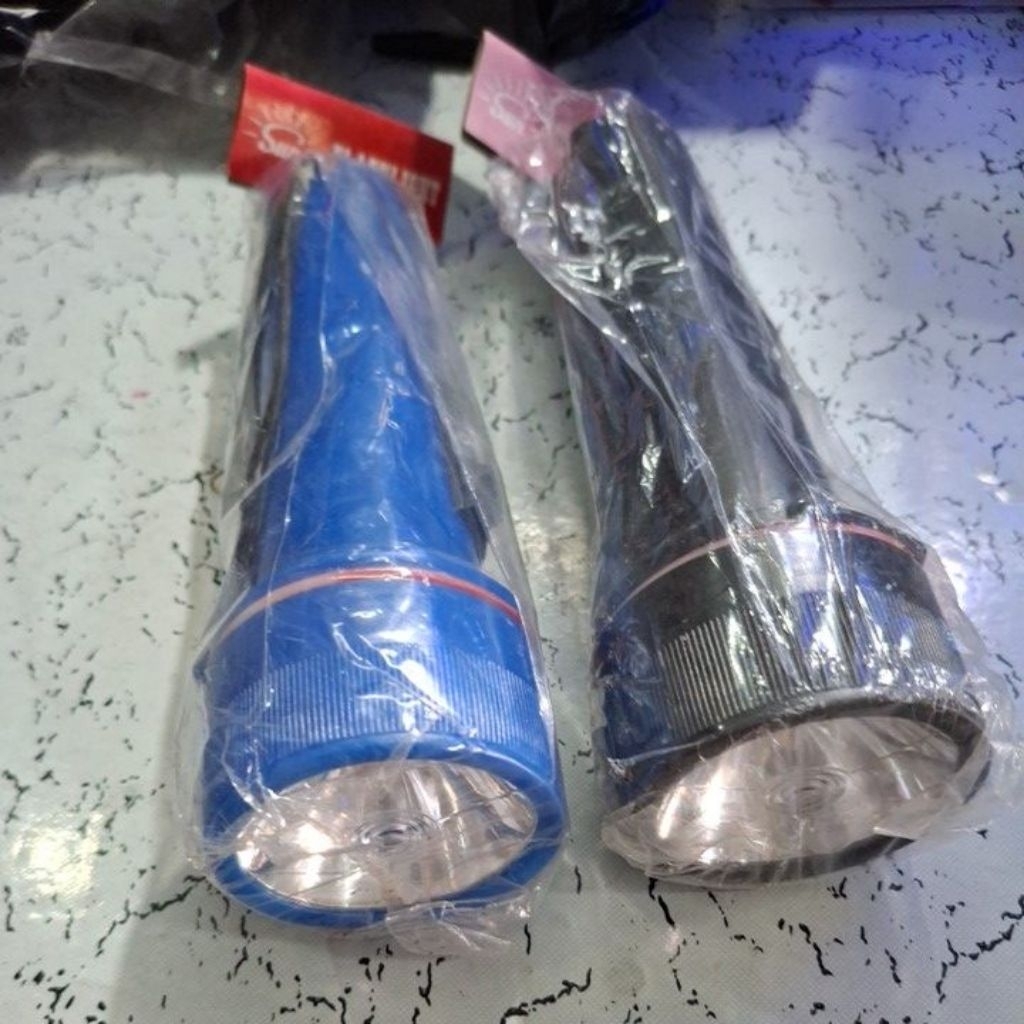 senter jadul menggunakan 2buah batu baterai besar