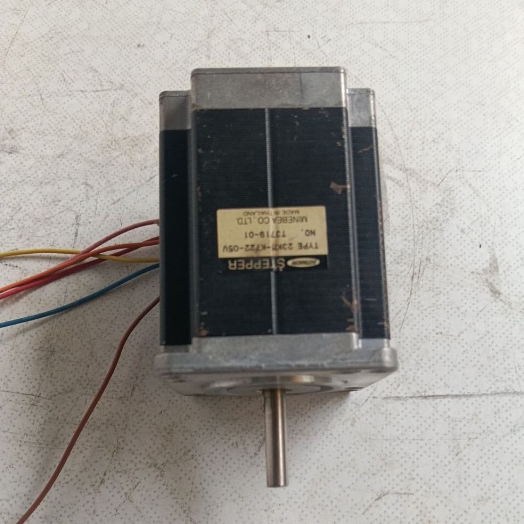 stepper nema 23 : type 23KM-K722-05V