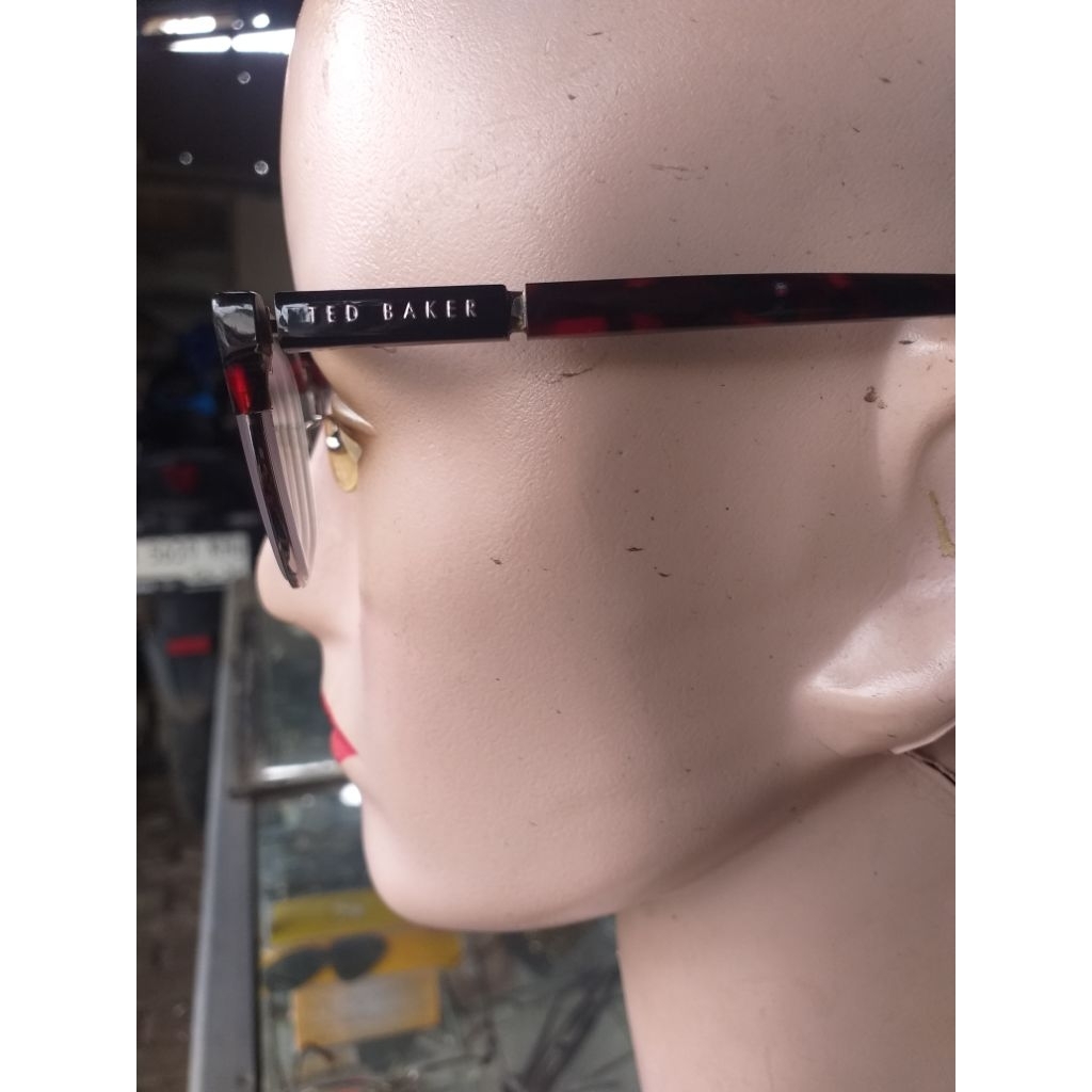 Ted Baker, Kacamata Wanita