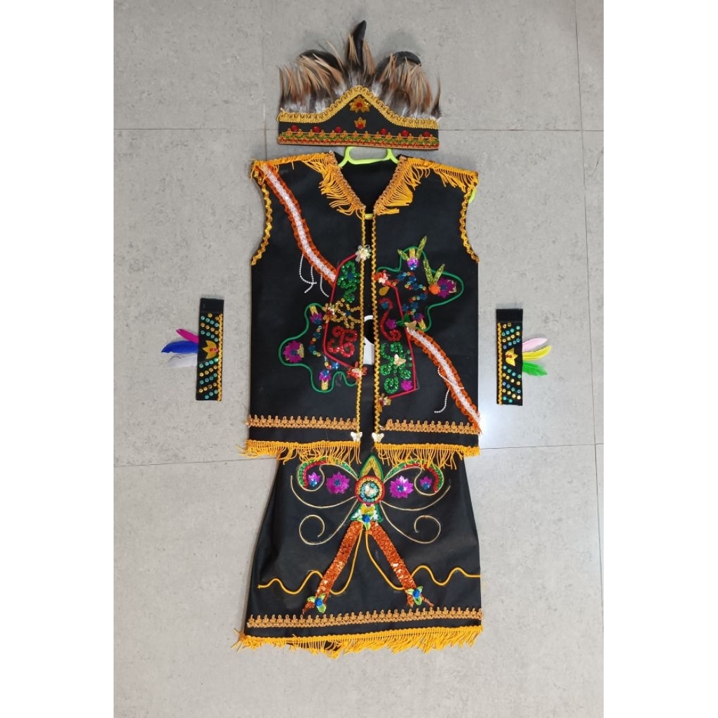 BAJU ADAT PAKAIAN ADAT DAYAK