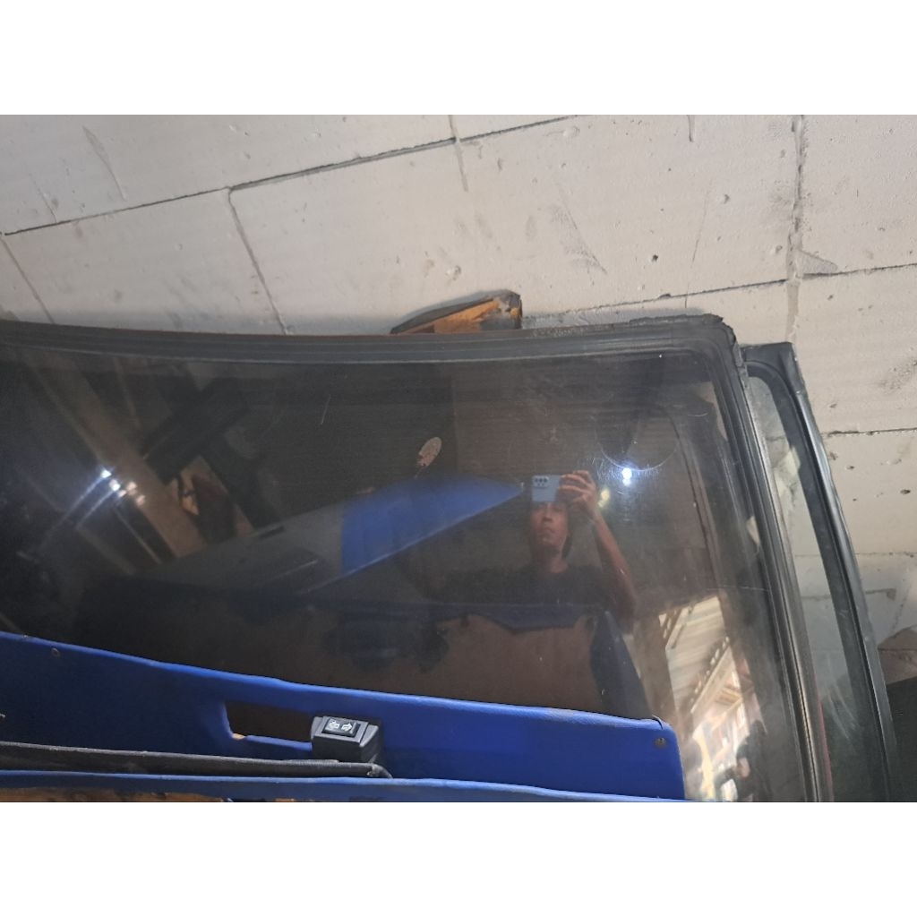 kaca depan/belakang suzuki forsa