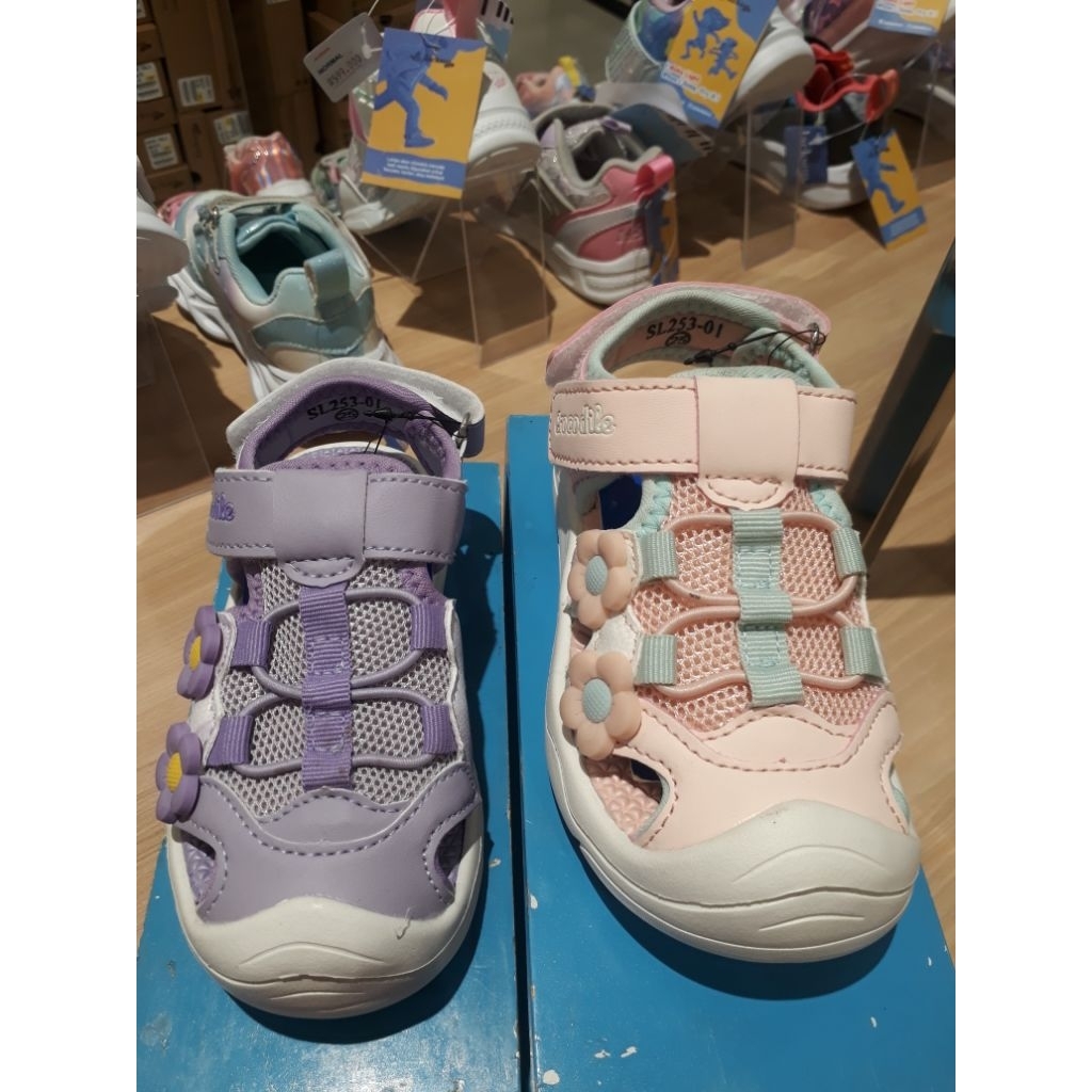 CROCODILE sandal anak perempuan size 25-30