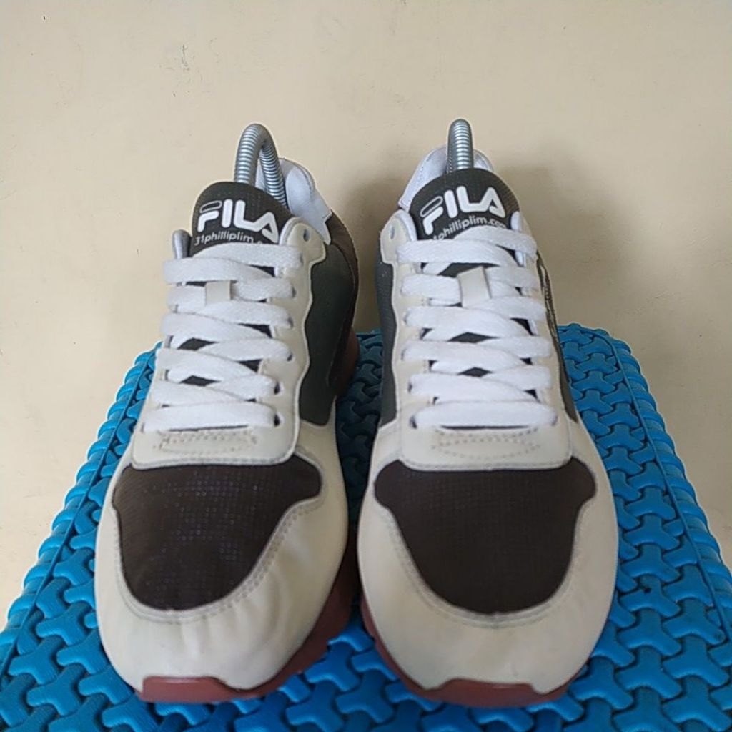 Sepatu Second Fila size 40 Insole 25 cm