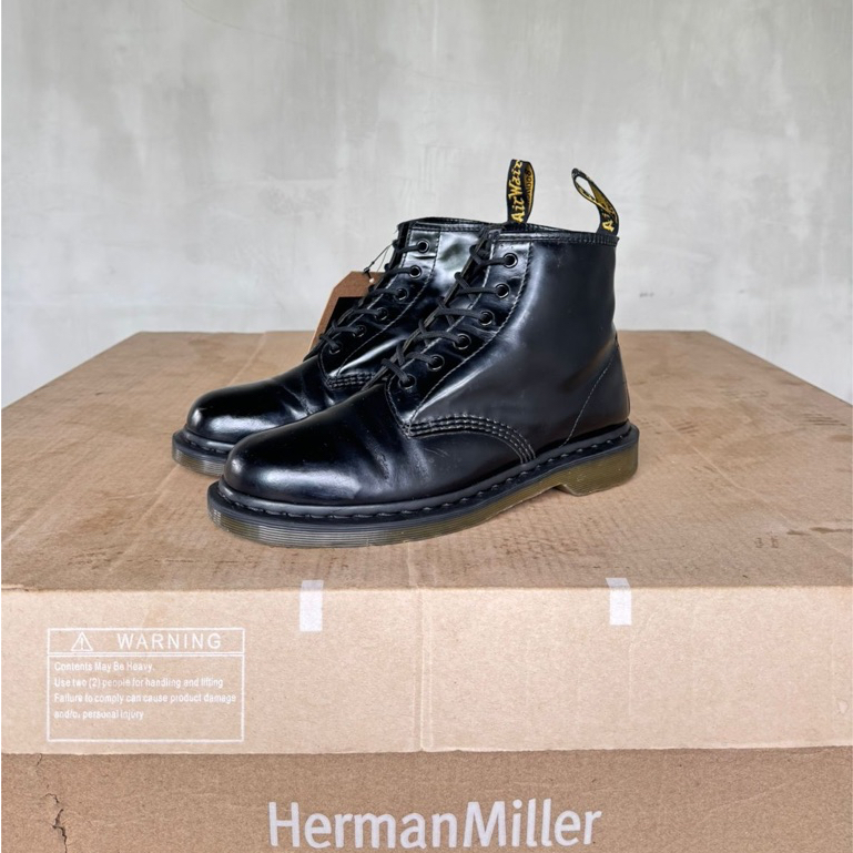 Dr Martens 101 Blacksmooth boots Size 43
