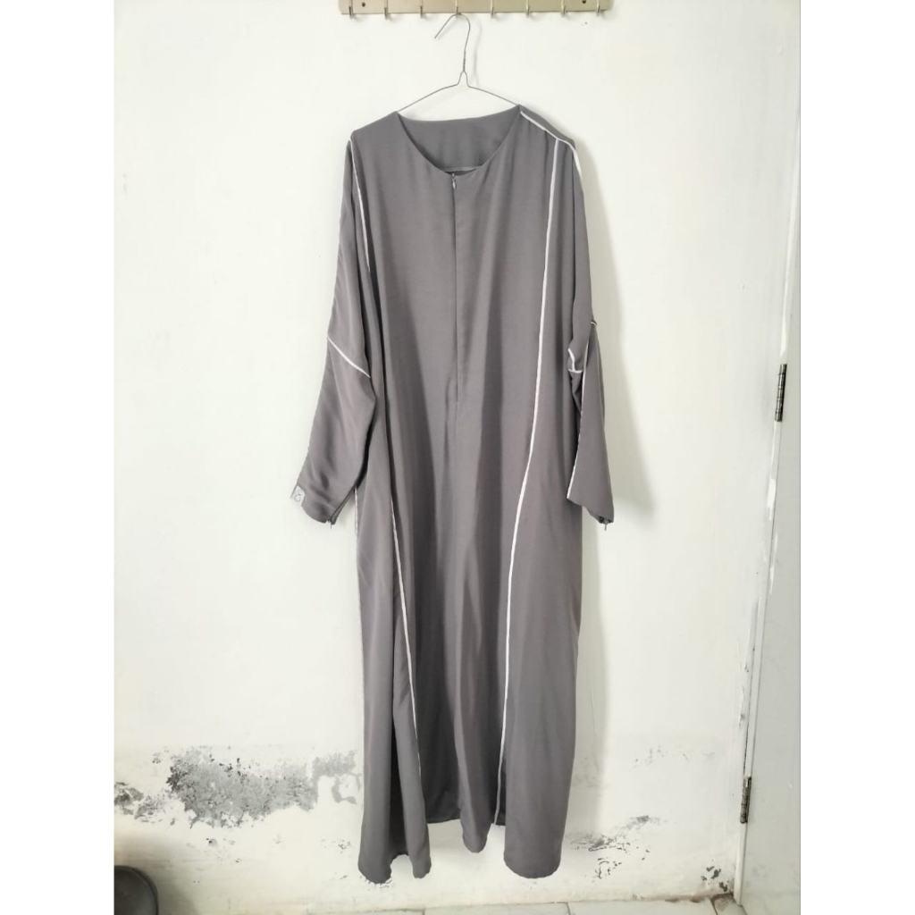 Sofni Line Abaya Size S