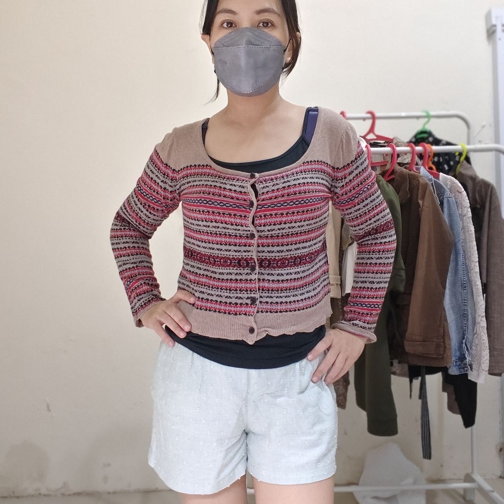 Preloved Kaos Lengan Panjang Sweater Rajut cardigan