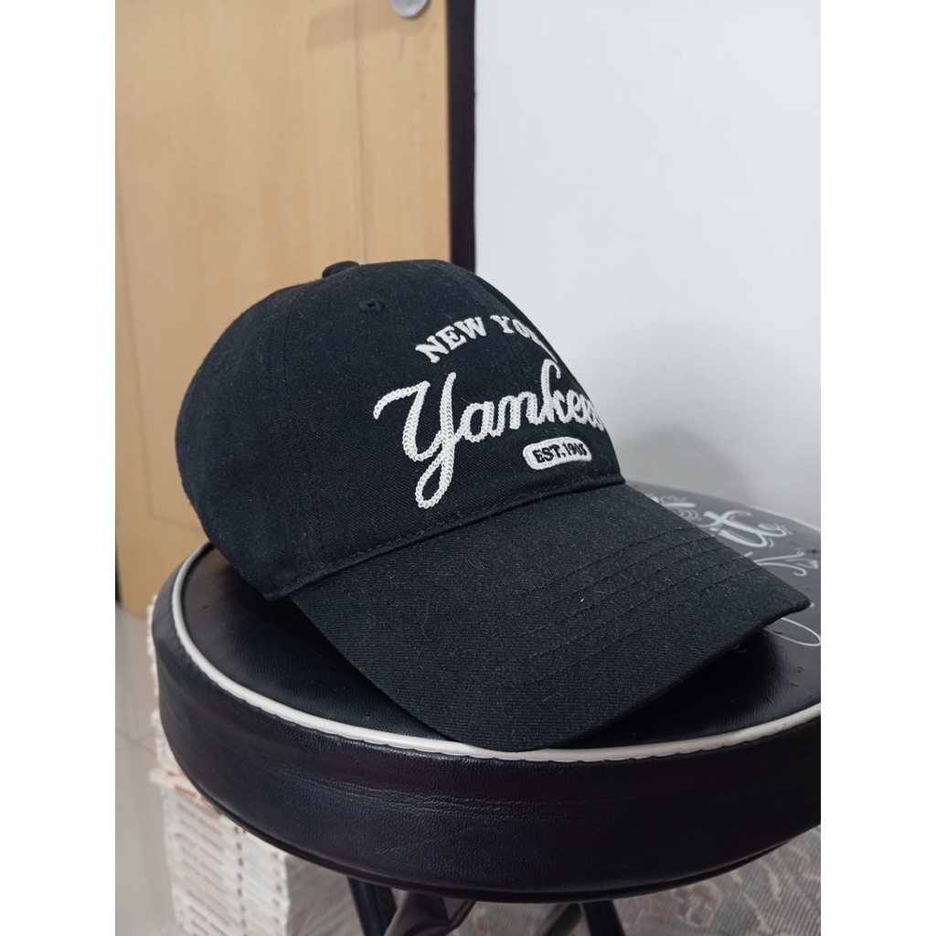 Topi Yankees Hitam