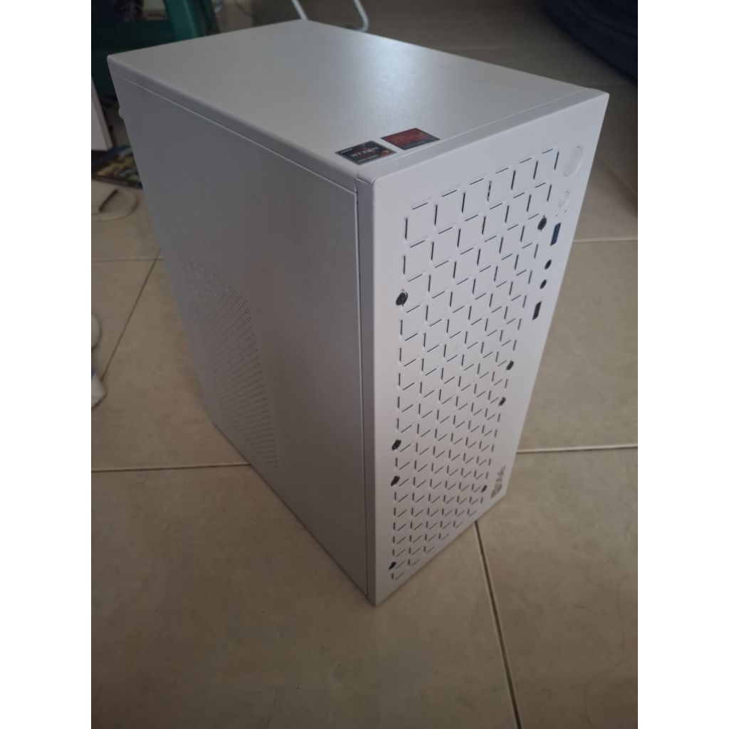 Komputer Gaming AMD Ryzen 7 5700G RAM 16GB SSD 256GB HDD 500GB