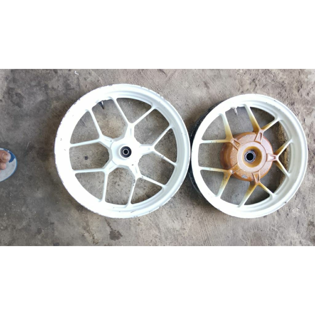 velg honda vario 125 vario 150 led jumlah gigi 24 ori copotan kondisi utuh normal minus cat minta re
