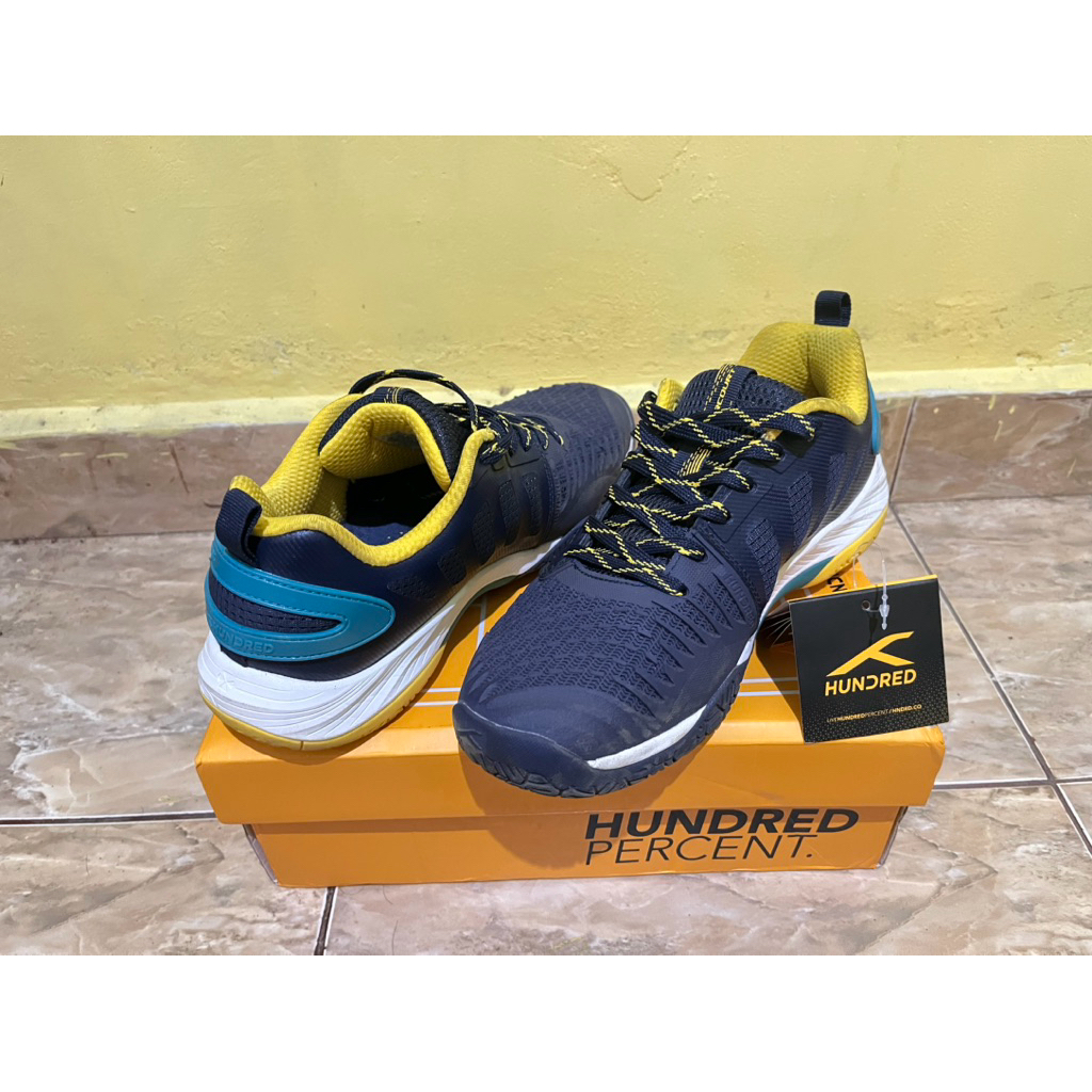 Sepatu Hundred Hypercourt (Size 42)