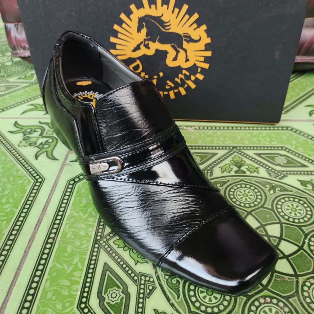 Sepatu pantofel pria formal( Oxford)