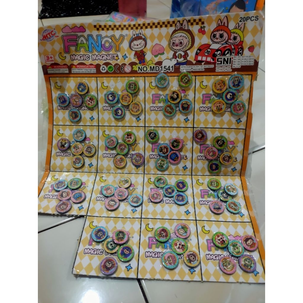 MAINAN MAGNET BULAT KARAKTER LUCU