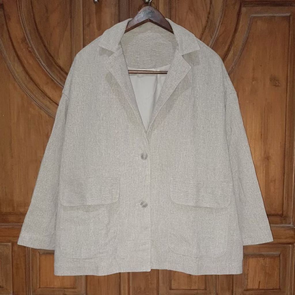 PRELOVED Blazer Wanita Abu Muda Tekstur Bulu Bigsize LD 142