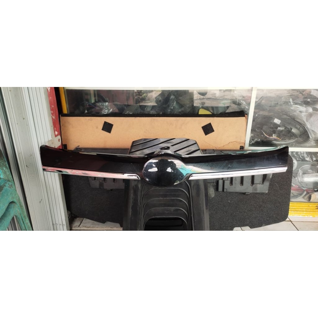 grill bemper depan Ayla 2018 trd