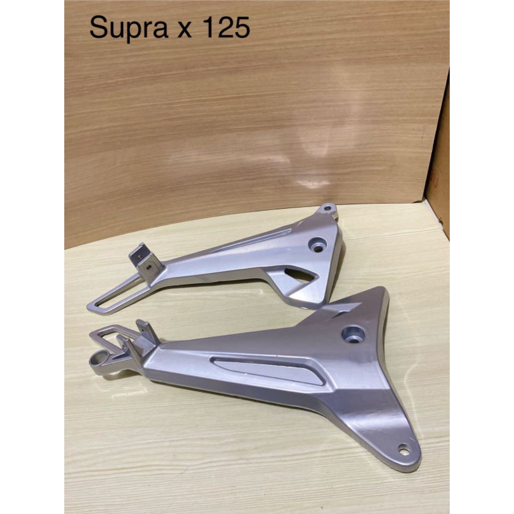 Plangkon Belakang/Footstep Belakang Supra X 125
