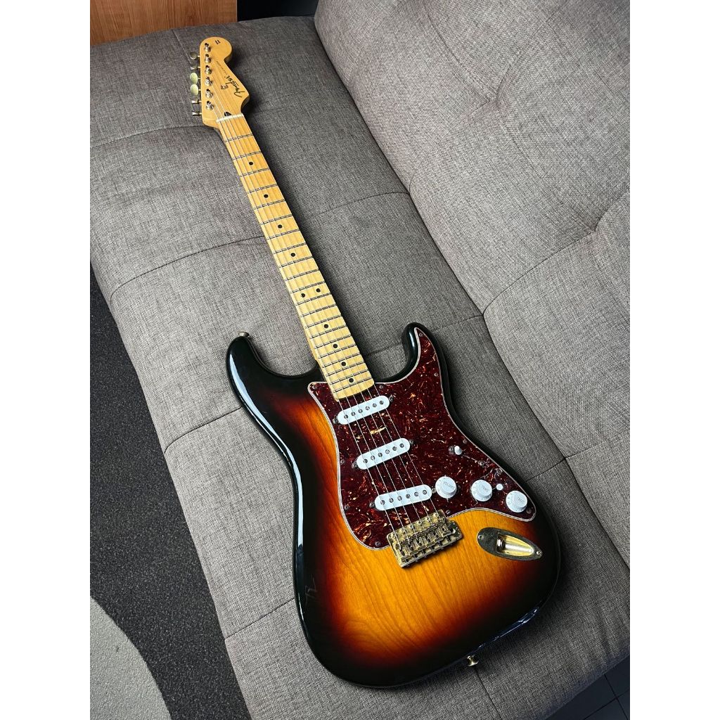 Fender stratocaster classic player deluxe