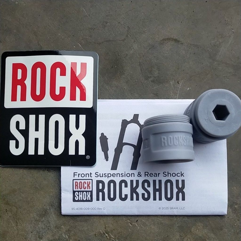 Volume spacer fork Rockshox. Bottomless solo air 35mm standpipe.