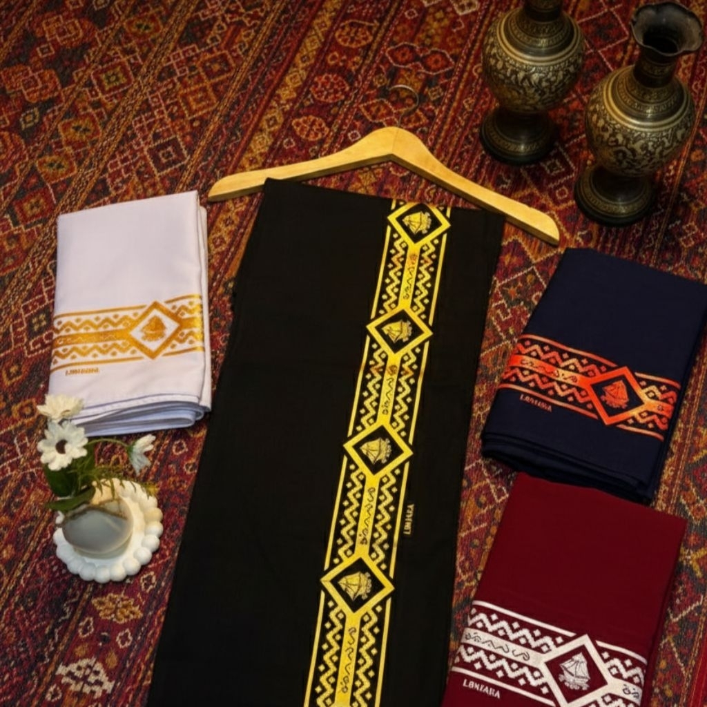 Sarung Bugis Ukuran Dewasa Eksklusif Motif Lontara - Sarung Hitam  Emas Tradisional - Perlengkapan I