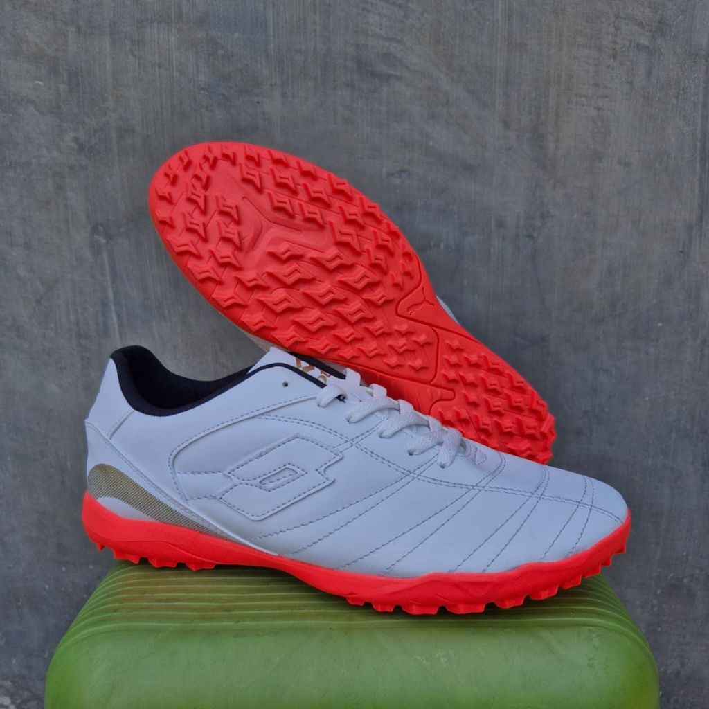 Sepatu Futsal bigsize.  sepatu jumbo