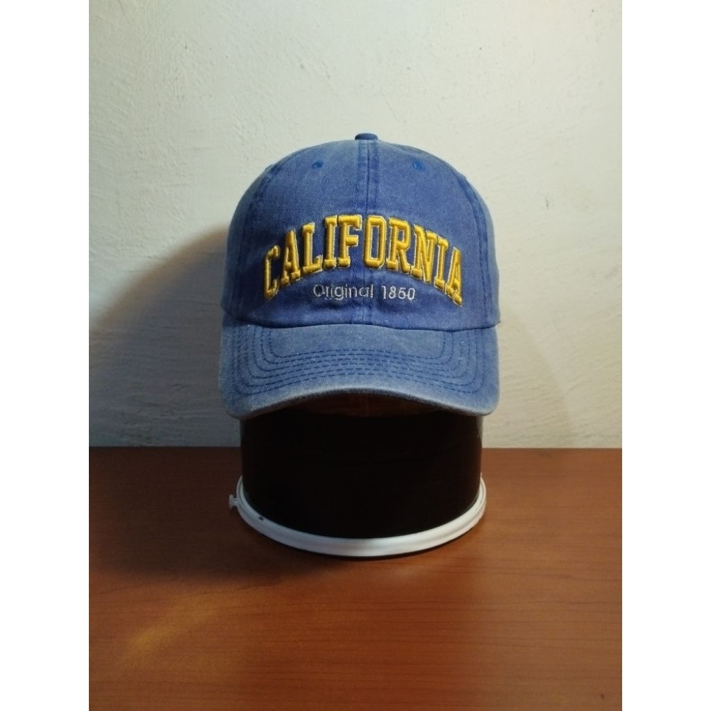 Topi California bynRobin Ruth