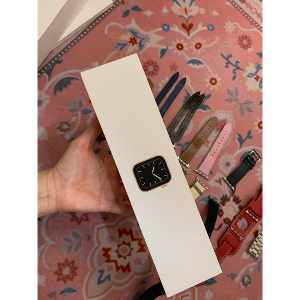 iwatch series 5 -44mm rose gold apple