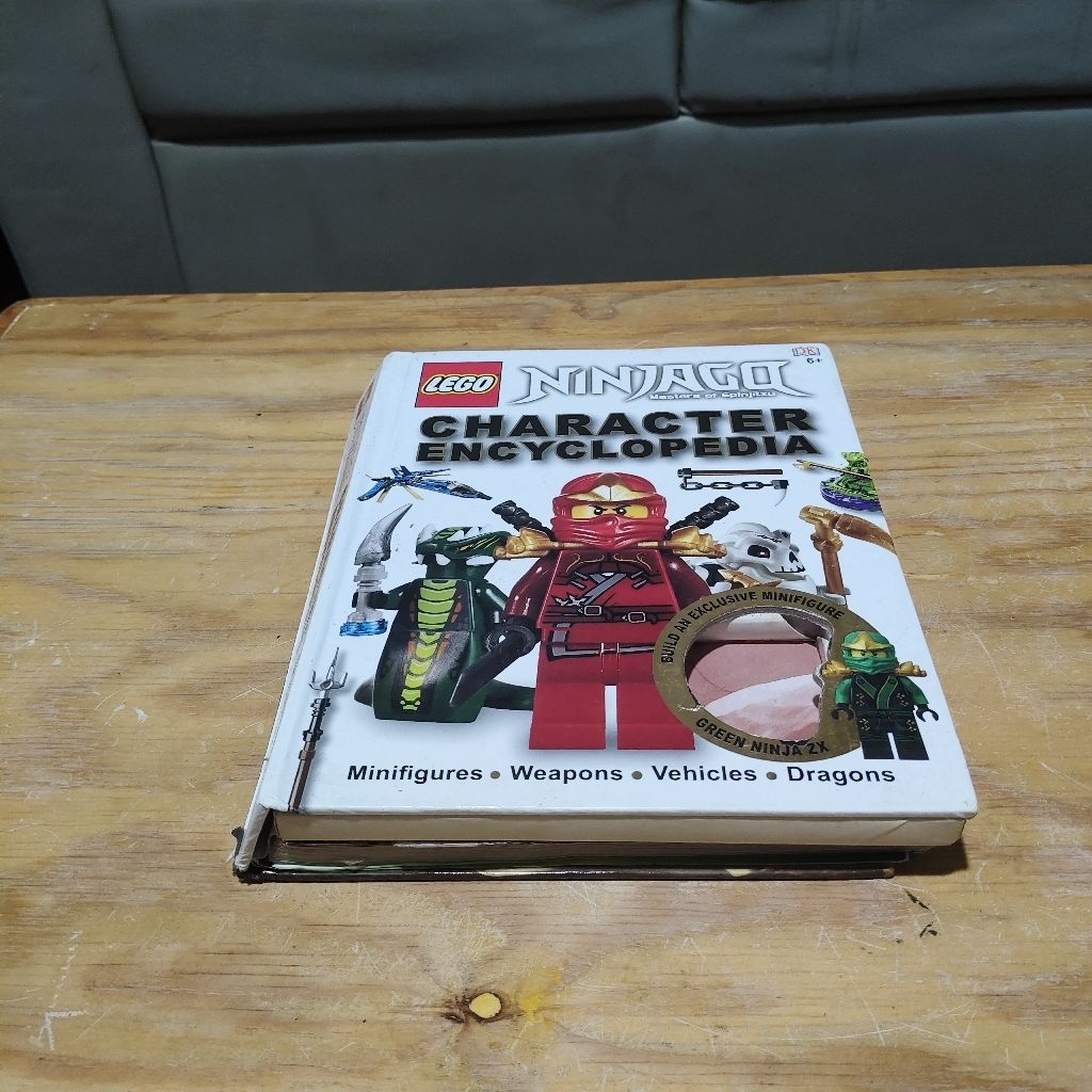 Buku Lego Ninjago Character Encyclopedia