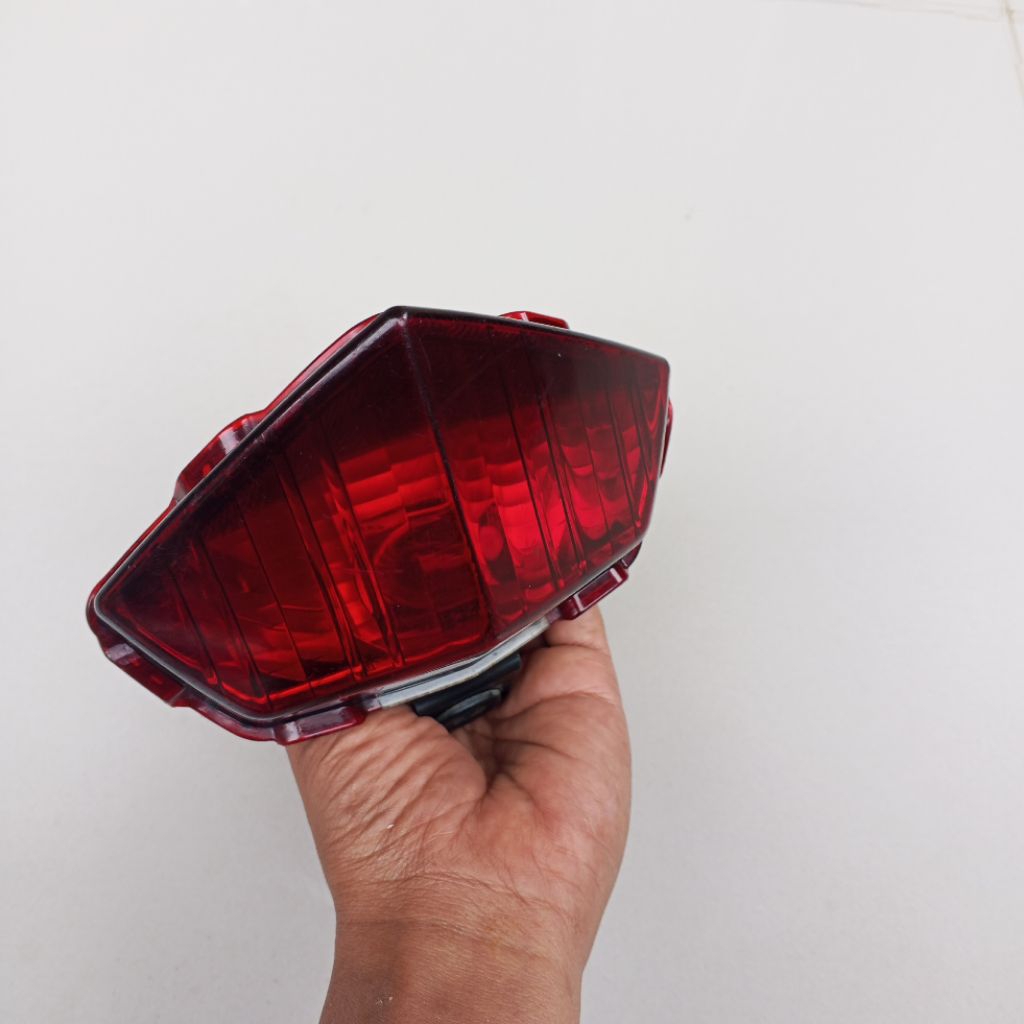 lampu belakang Vixion new original copotan