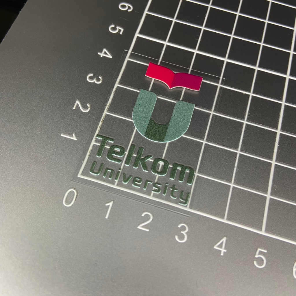 Sticker UV DTF – Universitas Telkom University | Ukuran 3 x 4 cm | Ready Stock | Anti Air